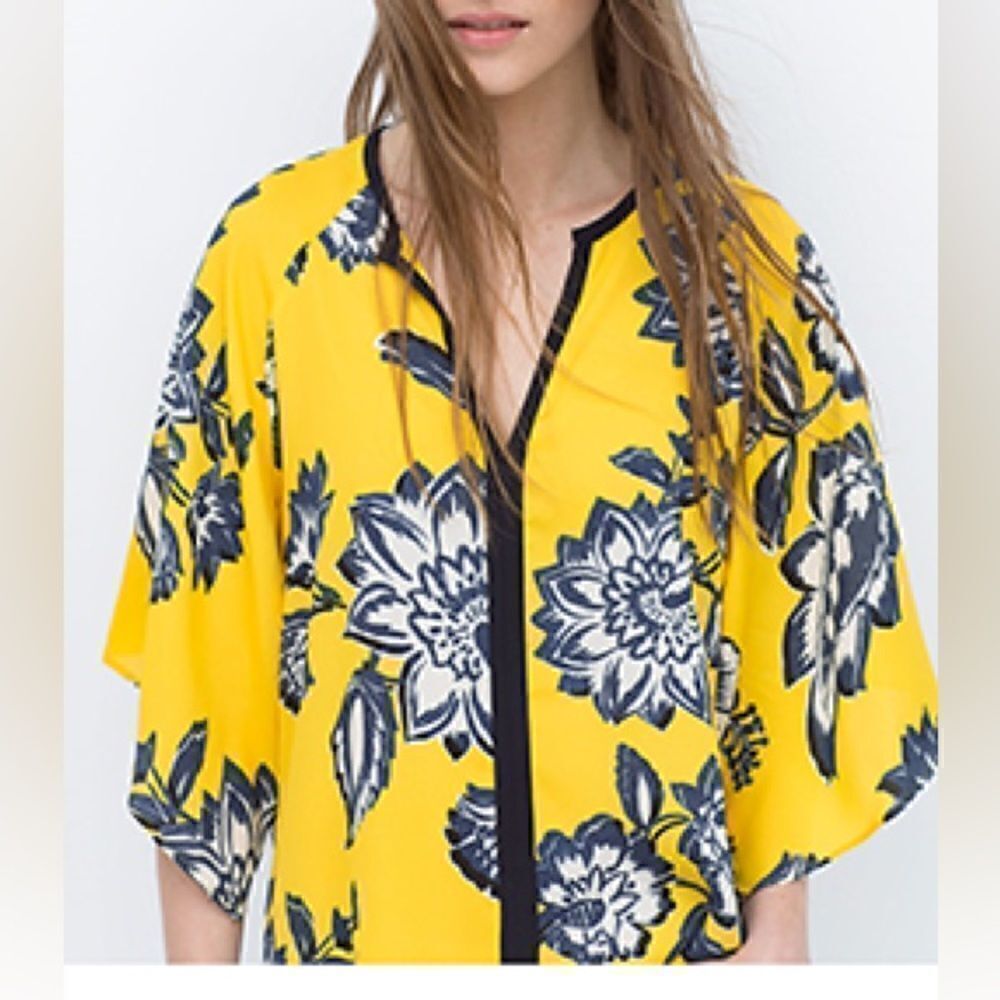 Zara blue yellow and white floral blouse top Medium